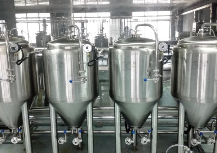 不銹鋼小型葡萄酒釀酒設(shè)備漏水問(wèn)題解決辦法